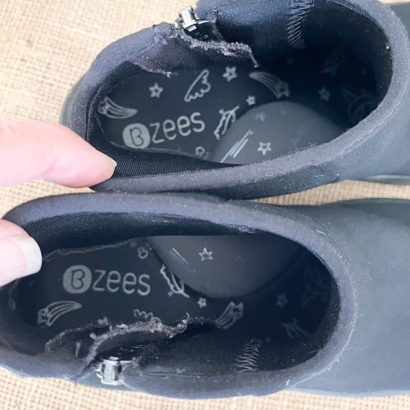 Bzees Zora Black Microfiber Washable Wedge Ankle Boots Size 8 - 8.5 Women's - Picture 7 of 11